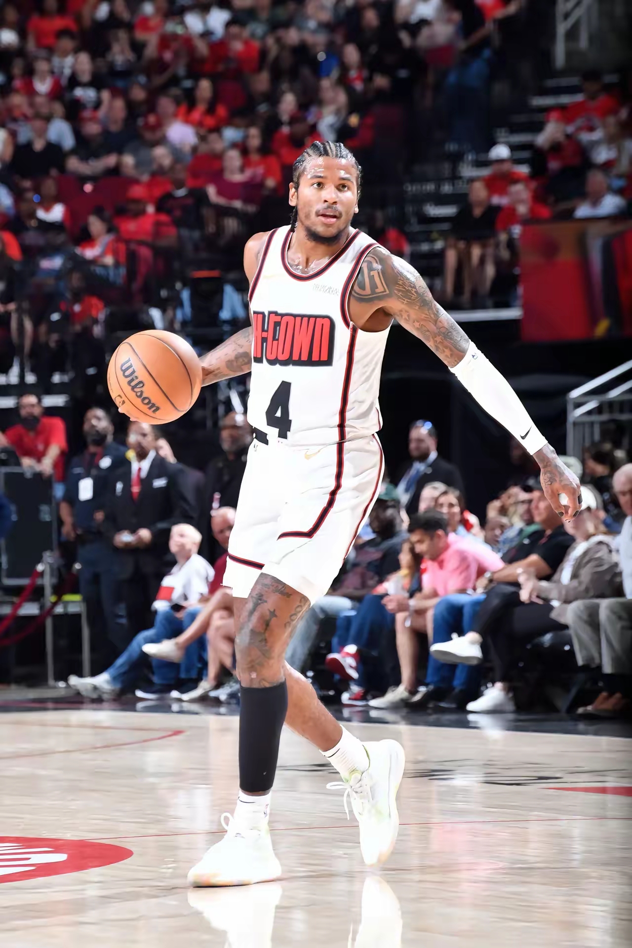 BEAT365唯一官网-赛地聚焦——全明星赛转会期热度飙升，布鲁克林篮网外线爆发，话题不断，阵容厚度经受考验