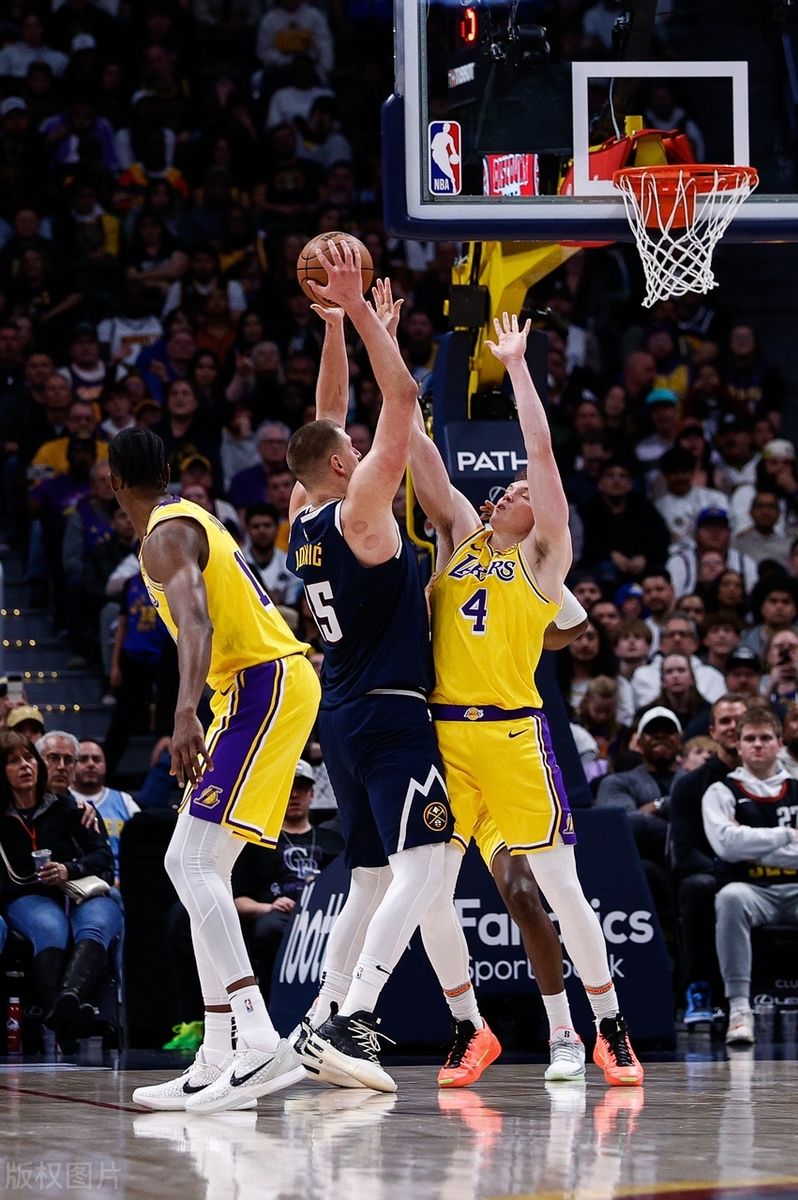 BEAT365唯一官网-清晨突围战来临，洛杉矶湖人围绕国王杯篮板制胜，引发热议，年轻球员得到机会