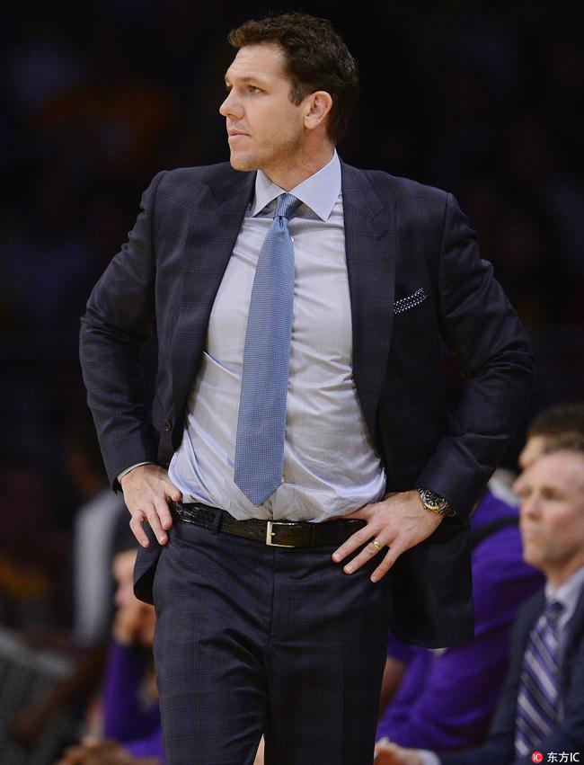 beat365官方app-韦德常规赛总抢断超越特里排名nba历史第32位